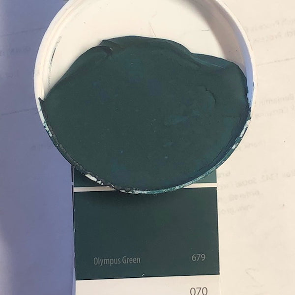 XT Custom matches BM 679 Olympus Green in Sanded Tile Grout